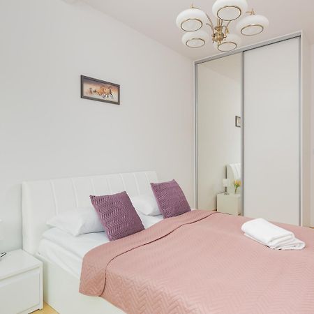 Dzielna Apartment Warsaw Wola By Noclegi Renters Eksteriør bilde