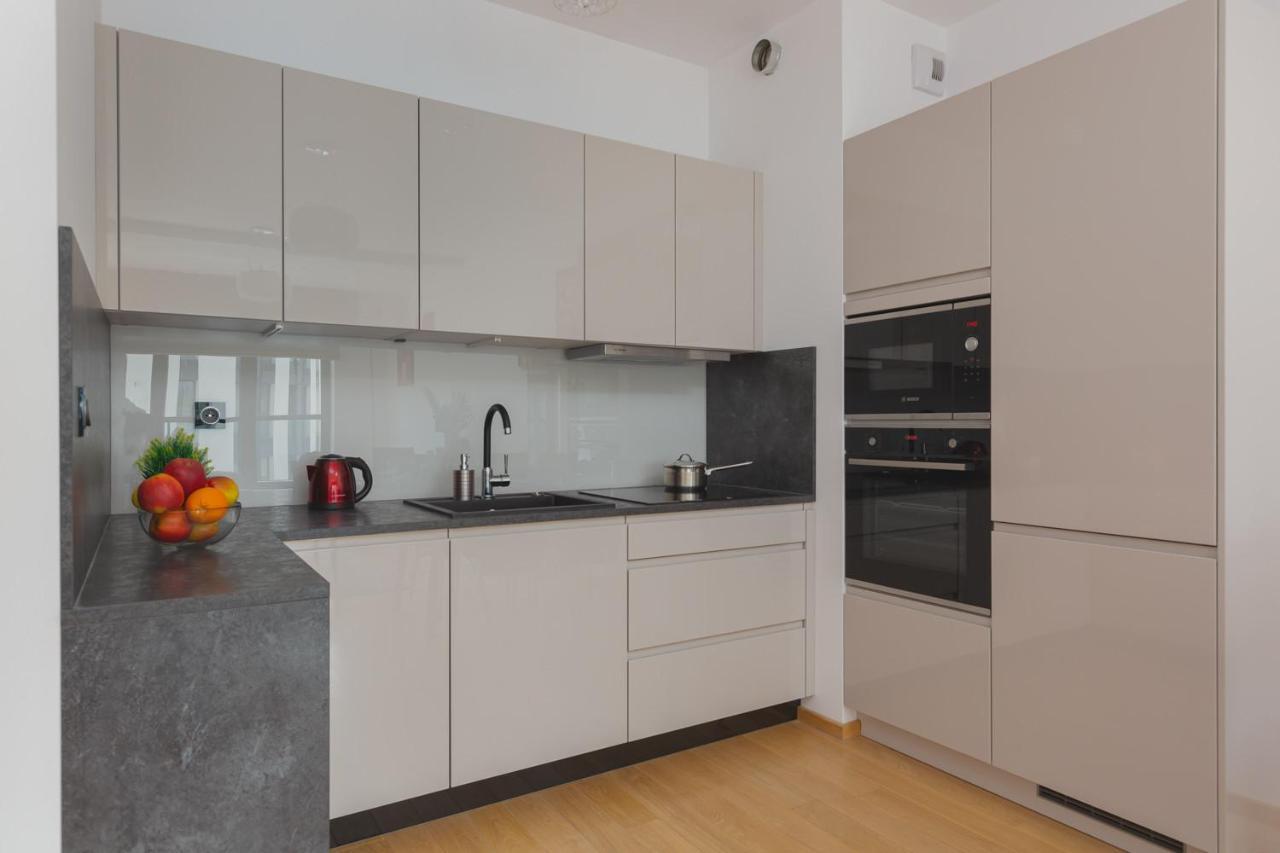 Dzielna Apartment Warsaw Wola By Noclegi Renters Eksteriør bilde